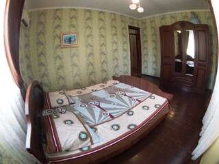 Гостевой дом Guest house on Shaumyana Новый Афон Стандартный номер с кроватью размера "king-size"-3